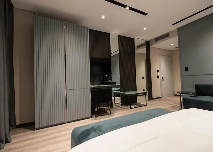 Demi Hotel