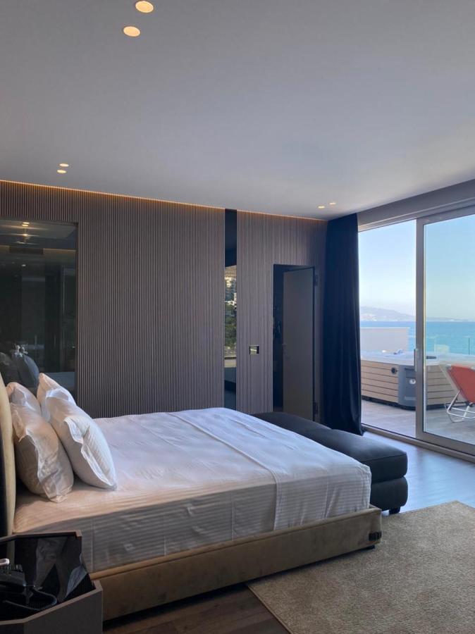 Demi 4* Sarandë