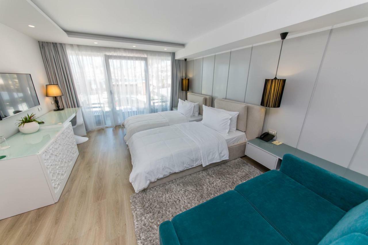 Hotel Demi