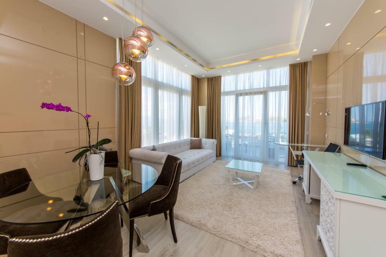 Demi 4* Sarandë